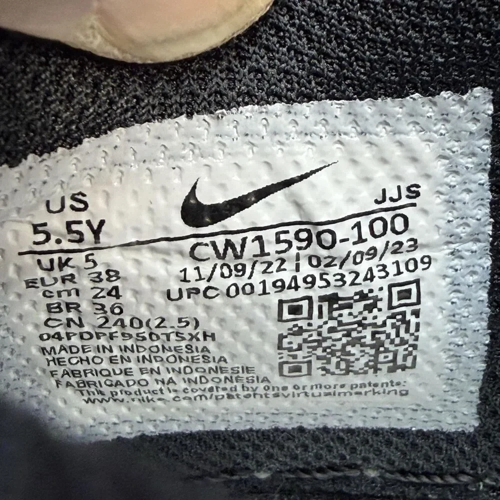 Nike Dunk Low Shoes Boys Size 5.5Y Black White Sneakers CW1590-100 No Insoles